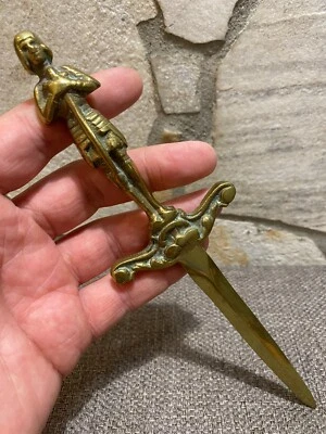 Jolie Ancien Ouvre lettre - coupe papier Jeanne d'Arc en bronze - Photo 1/4