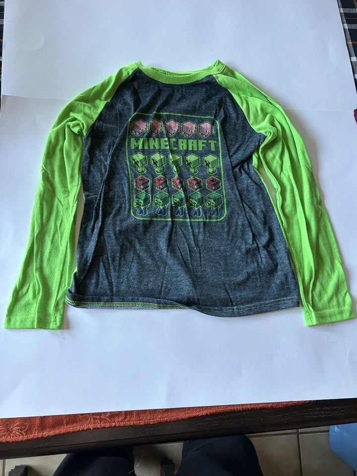 Minecraft Shirt Size 10/12 Boys Long Sleeve Great Condition - Image 1 of 1
