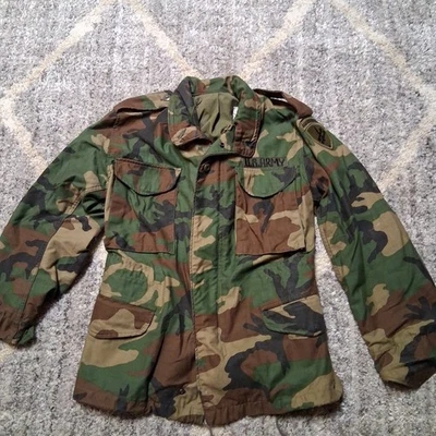 Vintage Cold Weather Field Jacket Woodland Camo US Army Coat X-Small Short - Image 1 of 4