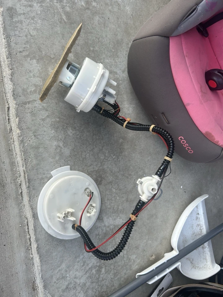 2011-2017 BMW 535I GT XDRIVE - In-Tank FUEL PUMP Assembly 7341301 - Image 1 of 3