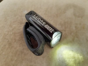 Luz delantera bicicleta Lezyne Mini Drive 400XL usb con 8 modos poco usada. - Imagen 1 de 4