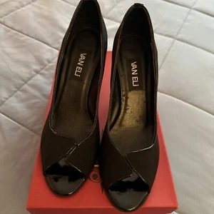 Van Eli Black Fabric & Patent Heel Peep Toe Pumps 9M - Picture 1 of 5