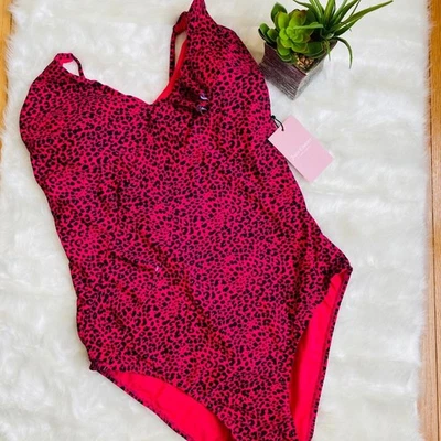 Traje de baño de una pieza Juicy Couture estampado de leopardo rosa Foto 1 de 4