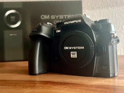 Olympus OM-1 20,4MP Spiegellose Systemkamera - Schwarz (Nur Gehäuse) - Bild 1 von 4