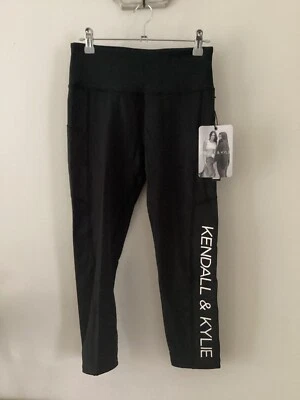 Nuevo con etiquetas Leggings Kendall & Kylie Negros 3/4 con Bolsillo para Teléfono, Reino Unido S, Etiquetados Foto 1 de 4