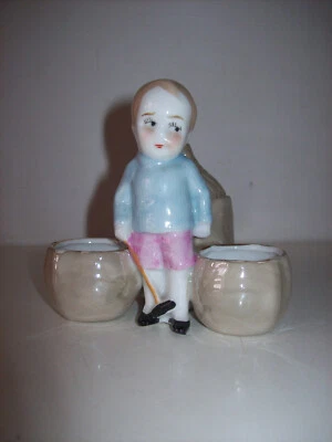 Saleron moutardier ancien - Jeune garçon jouant au golf - Photo 1/4