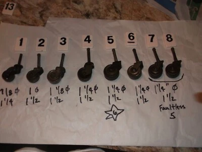 Ruedas antiguas pequeñas de acero muebles vintage - ELIGE Y ASESORA Foto 1 de 4