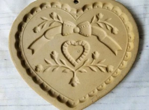 The Pampered Chef 1992 Sweet-Heart Cookie Mold Clay Stoneware Vintage USA - Picture 1 of 2