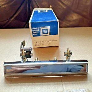 1973 – 1976 NOS RIGHT Hand Outside Door Handle GM 20037624 9870362 9870364 - Picture 1 of 22