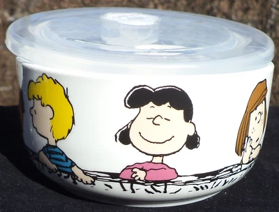 Peanuts & Gang SNOOPY Tapa a Presión 5 in ALIMENTOS Pequeño Cuenco Contenedor de Almacenamiento NUEVO Foto 1 de 4