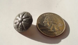 COLONIAL ERA ANTIQUE PRIMITIVE BUTTON SEWING ARTIFACT - Picture 1 of 9