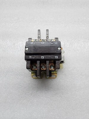 FASCO 3M40-B 3-POLE MAGNETIC CONTACTOR 30FO30-4B - Image 1 of 4