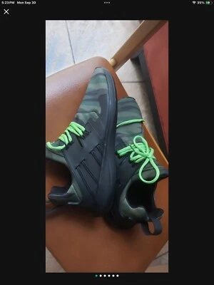 Zapatos informales para hombre Zara camuflados/verde ejército talla 43’s Foto 1 de 4