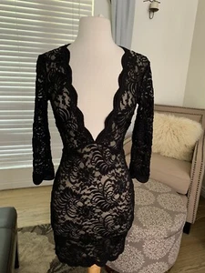 NWT bebe black & nude lace bodycon dress scalloped deep/wide V neck XXS $118! - Picture 1 of 11