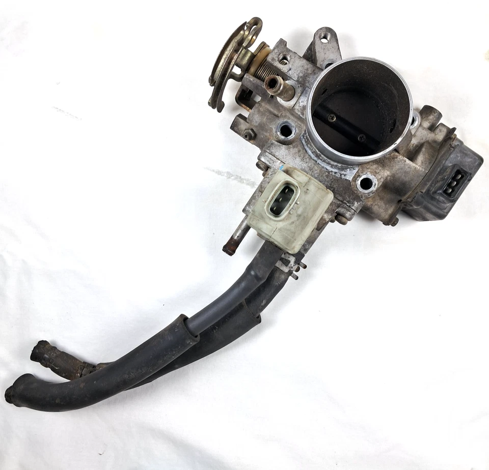 Conjunto de carrocería del acelerador Toyota Camry 1987-1990 OEM 22210-74270 Foto 1 de 4