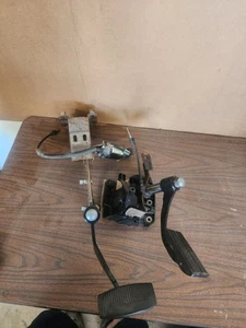 2003 2004 2005 Ford F250 F350 Excursion Adjustable Pedals 2C34-9G662-BD - Picture 1 of 5