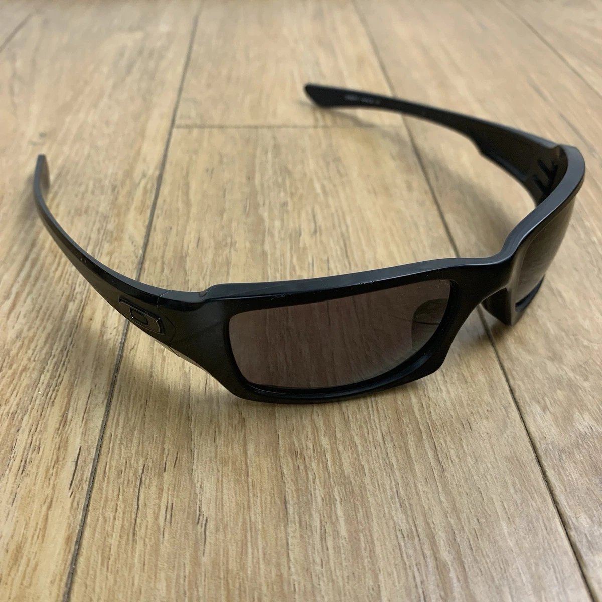 Preços baixos em Óculos de Sol Oakley 4 1 Quadrado | eBay