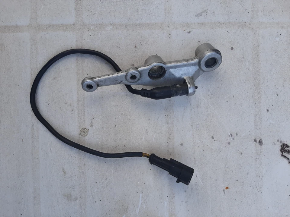 ducati   748 916  996 998    staffa per freno posteriore  Foto 1 de 2