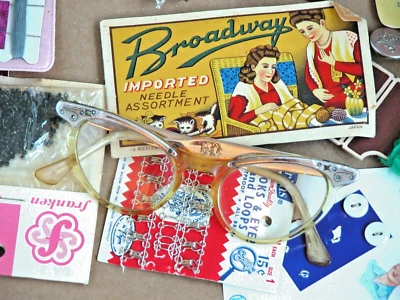 Artcraft Cat Eye Eyeglasses Buttons Button Snaps Hollywood Costume LOT 100+ - Image 1 of 4