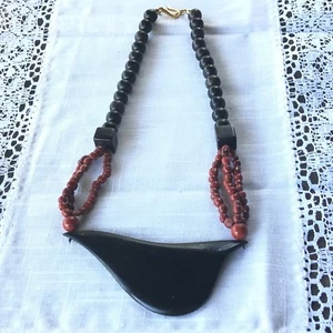 Vintage Necklace Large black bird  Pendant beaded necklace  - Bild 1 von 11