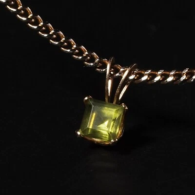 Green Peridot 10ct Gold Necklace Pendant Square Cut Solitaire Small - Image 1 of 4