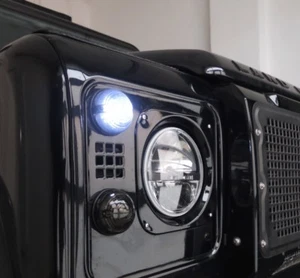 LED TAGFAHRLICHT STANDLICHT SET FÜR LAND ROVER DEFENDER TD4 TD5 VORNE SCHWARZ - Bild 1 von 5