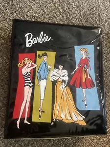 Barbie Etui 2002 & Kleidung Set & verschiedene Accessoires guter Zustand - Bild 1 von 14