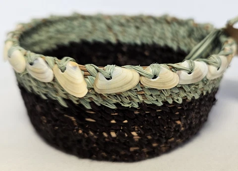 Small Pine Needle Art Basket With Sea Shells Cover