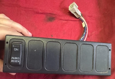 International PROSTAR SWITCH PANEL Dash Panel - Used | Pollak P/N 32289 - Imagem 1 de 4