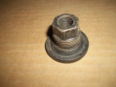 Tuerca Chevrolet GMC Truck Silverado Sierra 3500 fabricante de equipos originales usada doble Foto 1 de 4