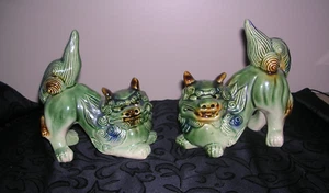 #E 2 Vintage Glazed Ceramic Chinese Foo Dogs Guardian Lions Pair Set - Picture 1 of 6