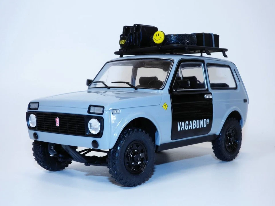 4x4 LADA NIVA gris VAGABUNDO 1/18 Foto 1 de 1