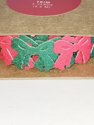 Roobee By Mara-Mi Red Green Die Cut Bows Trim Ribbon 5 Yards Christmas Holiday  - Image 1 of 4