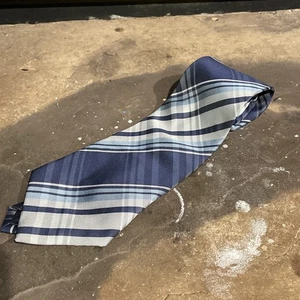 Cravatta lunga Kai 100% seta blu a quadri motivo diagonale fatta a mano - Foto 1 di 6