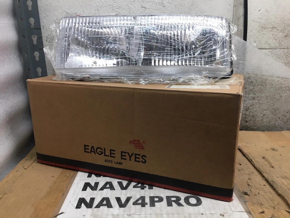 NEW 1995-2005 For CHEVROLET ASTRO GMC SAFARI LEFT Side HEADLIGHT #NT70 - Image 1 of 4