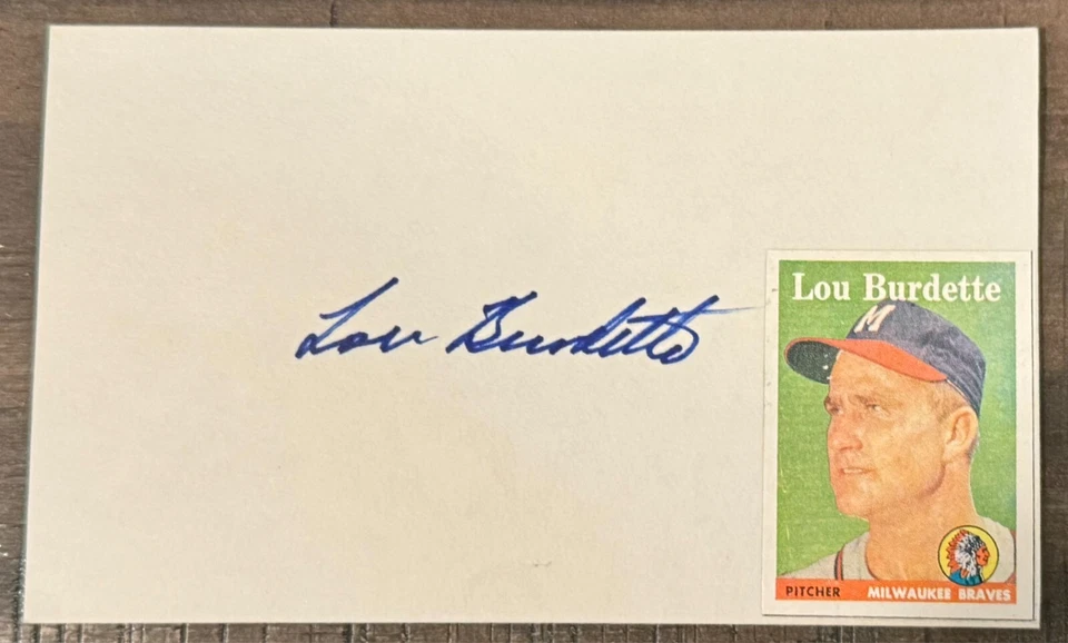TARJETA ÍNDICE FIRMADA POR LEW BURDETTE 3"X5" AUTÓGRAFO DE MILWAUKEE BRAVES D 2007 Foto 1 de 1