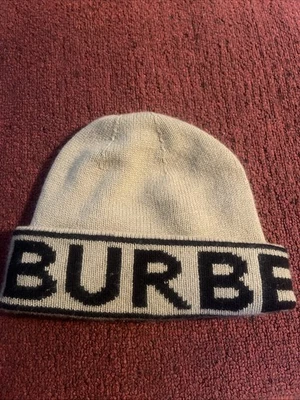 Burberry Unisex Cashmere/Black Beanie Hat – Stylish Winter Knit Cap - Photo 1/4