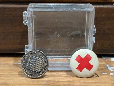 Vintage 2x Lot American Red Cross Pro Patria Blood Donor Pin & 1940's Red Cross - Image 1 of 4