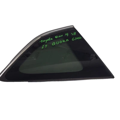 丰田 Rav 4 2018 LT 25 美分玻璃 状况良好 原始设备制造商 — 第 1/4 张图片