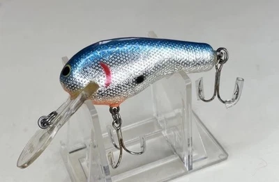 Señuelo vintage BAGLEY’S “Kill’r-B2” Balsa Crankbait, RARO escala azul en lámina de plata Foto 1 de 4