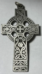 Very Vintage Signed Camco Celtic Irish Cross Silver Tone Medal - Picture 1 of 8
