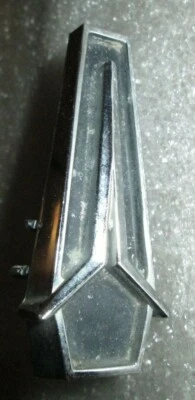 1970 y 1971 PLYMOUTH VALIANT DUSTER SCAMP PARRILLA EMBLEMA INSIGNIA ORIGINAL OEM Foto 1 de 4