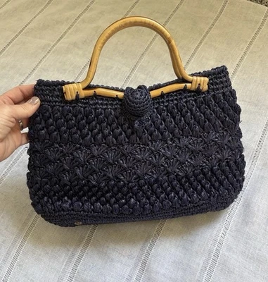 Bolso Walborg rafia azul oscuro con asas de bambú Foto 1 de 4