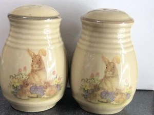 Vintage Hase hellbraun Keramik 3,5" hoch Salz und Pfefferstreuer - Bild 1 von 4