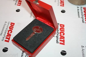 Clé + Etui Original Ducati pour MH 900 Code 69910021A - Picture 1 of 3