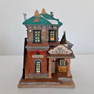 Lemax Caddington Village Christmas Village West End Depot #35895CV, 2003 - Picture 1 of 20