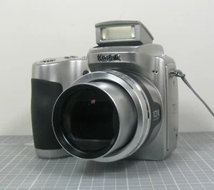 Kodak EasyShare Z710 10X Zoom Lens 7.1MP Compact Point & Shoot Digital Camera - Picture 1 of 8
