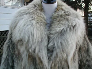 BEAUTIFUL VINTAGE REAL FUR COYOTE FULL LENGTH FUR COAT - Picture 1 of 12