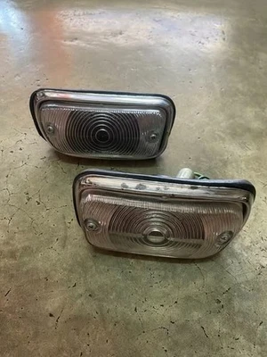 DATSUN 410 411 BLUEBIRD FRONT  TURN SIGNAL LIGHT LAMPS LH+RH NOS - Image 1 of 4