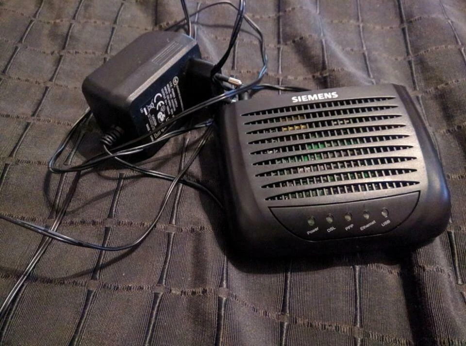 Siemens ASDL CL-110 ETHERNET MODEM - ACANAC - Image 1 of 1